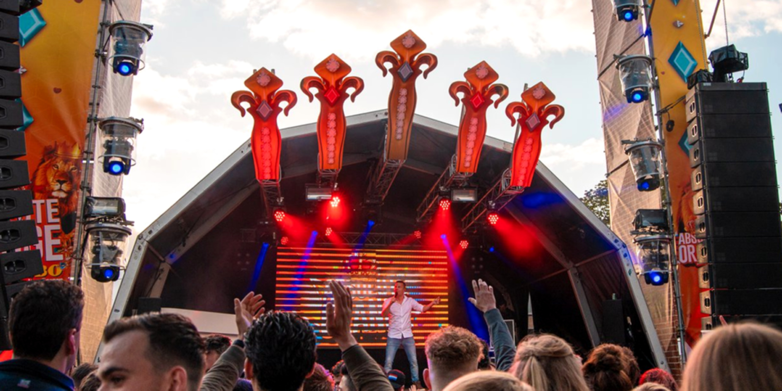 maia concertpodium verhuur