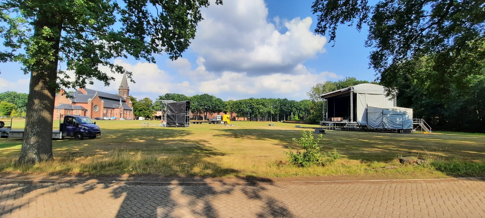 Podiumverhuur met FOH toren