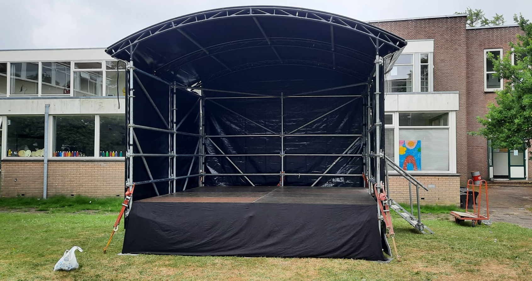 Klein podium huren