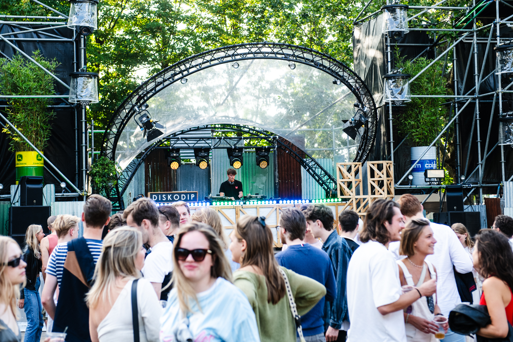 Transparante ronde dj kap huren