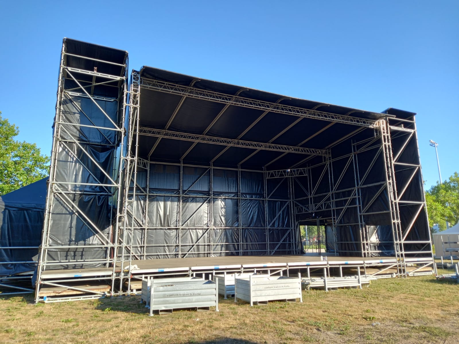 Festival podium huren de Black Pearl