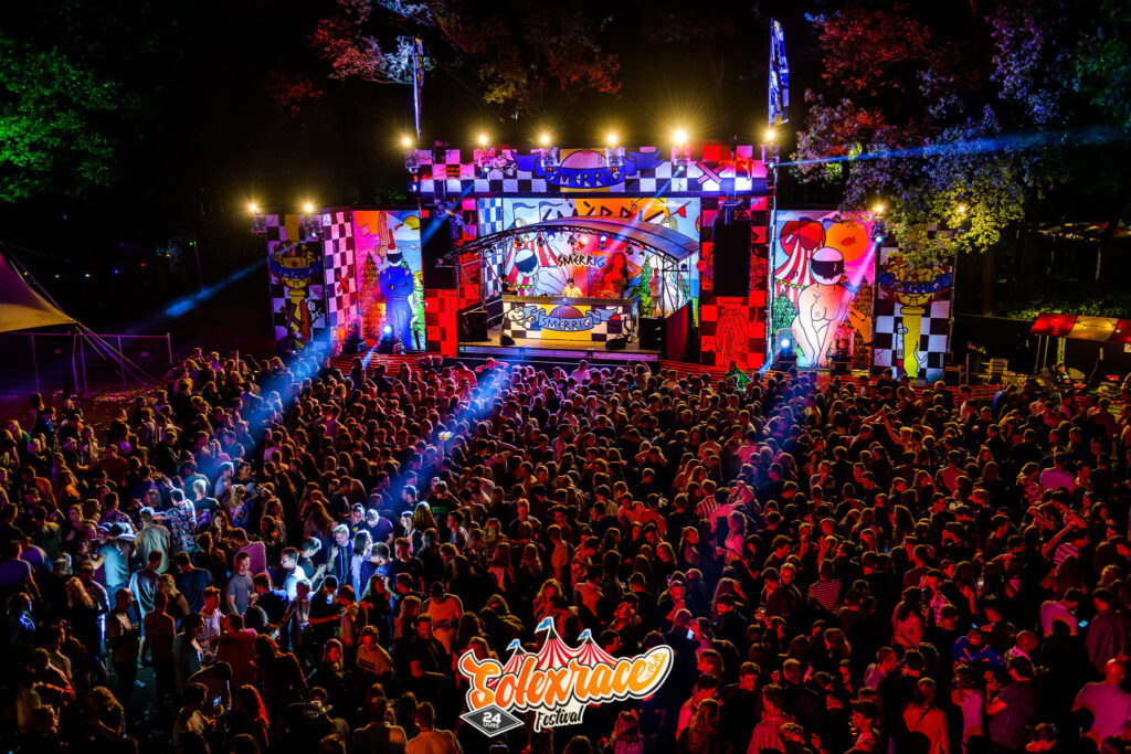 Festival podium te huur