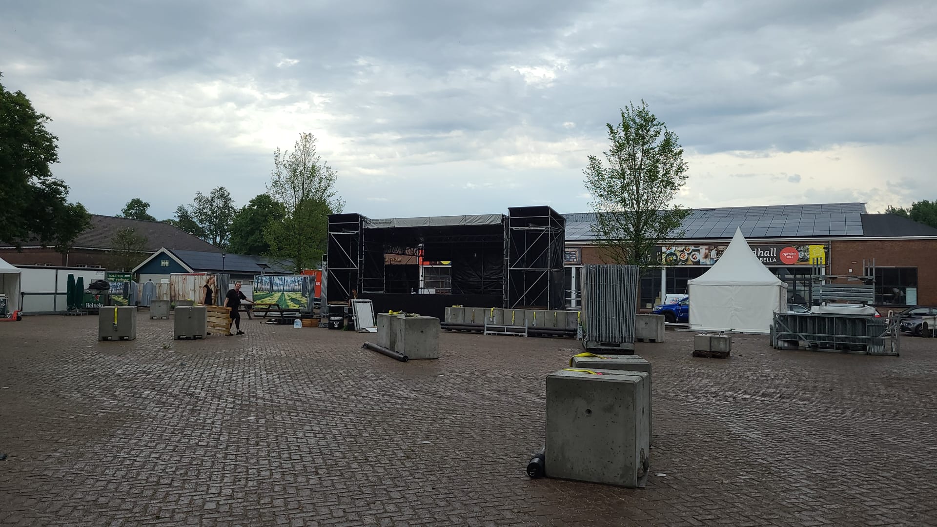 Klein festival podium te huur