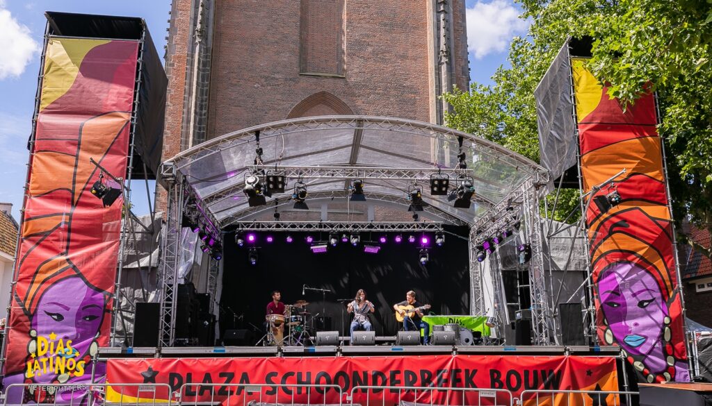 Transparant concertpodium huren, HERMES